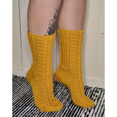 Johanna-pintaneulesukat ohje, FIN