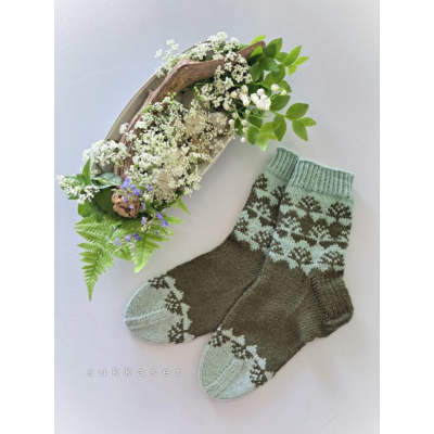 Lehmusto-sukat ohje, FIN