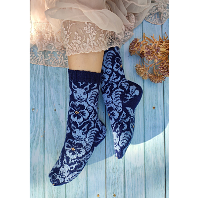 Squirrels & Violets pattern, ENG