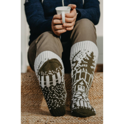 Oma koti kullan kallis kirjoneulesukat ohje, FIN