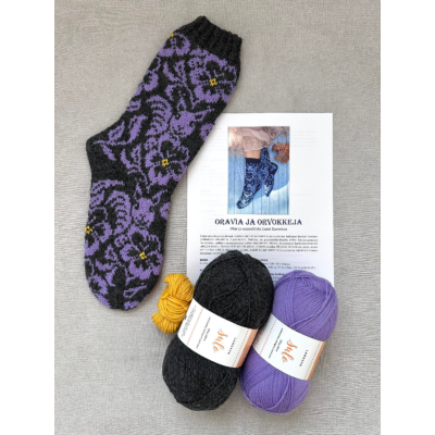Oravia ja orvokkeja lankaohjepaketti - tumma harmaa/violetti