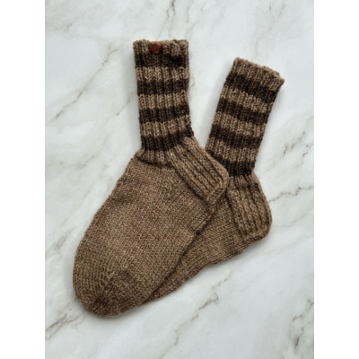 Nuoren neulojan sukat, koko 38-40 (ruskea)