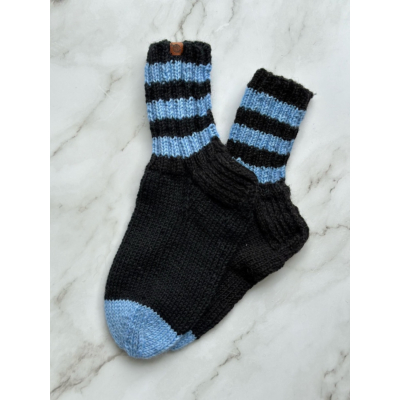 Nuoren neulojan sukat, koko 38-40 (musta/sininen)